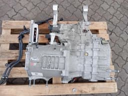 PORSCHE Porsche Taycan Turbo S 9J Engine REAR DEFECTIVE Engine 9J1901141A EBE — thumbnail 1