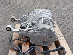 PORSCHE Porsche Taycan Turbo S 9J Engine REAR DEFECTIVE Engine 9J1901141A EBE — thumbnail 3