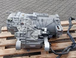 PORSCHE Porsche Taycan Turbo S 9J Engine REAR DEFECTIVE Engine 9J1901141A EBE — thumbnail 4