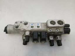 MCLAREN McLaren 720S Coupe hydraulic valve 14B0276CP hydraulic valve front axle lift — thumbnail 2