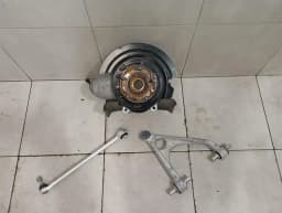 CHEVROLET Chevrolet Corvette C7 Left Rear Hub 84506880 Wheel Bearing Housing Rear Left — thumbnail 1