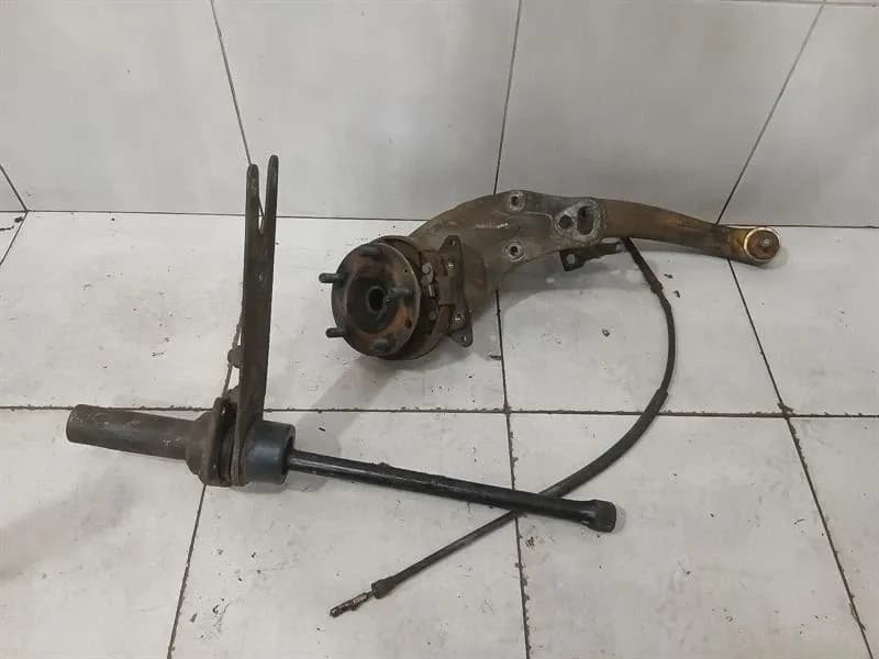 Porsche 911 3.2 1984-1989 Left Rear Hub 91133151306 Wheel Bearing Housing Rear Left