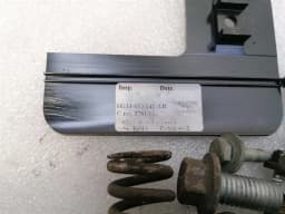 ASTON MARTIN ASTON MARTIN VANTAGE V8 SCREWS BOLTS FROM ONE CAR SET BOLTS — thumbnail 6