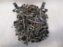 ASTON MARTIN ASTON MARTIN VANTAGE V8 SCREWS BOLTS FROM ONE CAR SET BOLTS — thumbnail 9