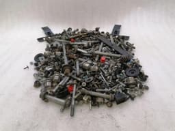 ASTON MARTIN ASTON MARTIN VANTAGE V8 SCREWS BOLTS FROM ONE CAR SET BOLTS — thumbnail 8