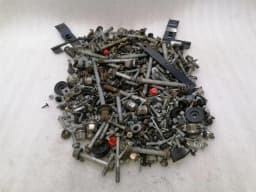 ASTON MARTIN ASTON MARTIN VANTAGE V8 SCREWS BOLTS FROM ONE CAR SET BOLTS — thumbnail 7