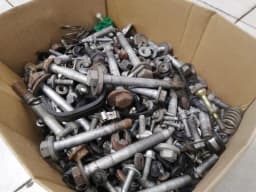ASTON MARTIN ASTON MARTIN VANTAGE V8 SCREWS BOLTS FROM ONE CAR SET BOLTS — thumbnail 5