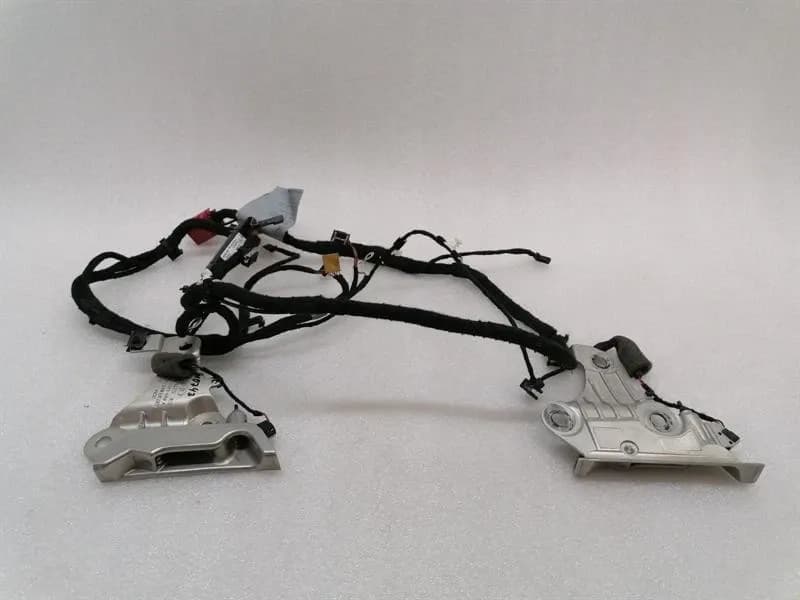 Audi R8 Type 42 V10 5.2 Spyder Soft Top Bracket Set 427871443A Locking Part Set
