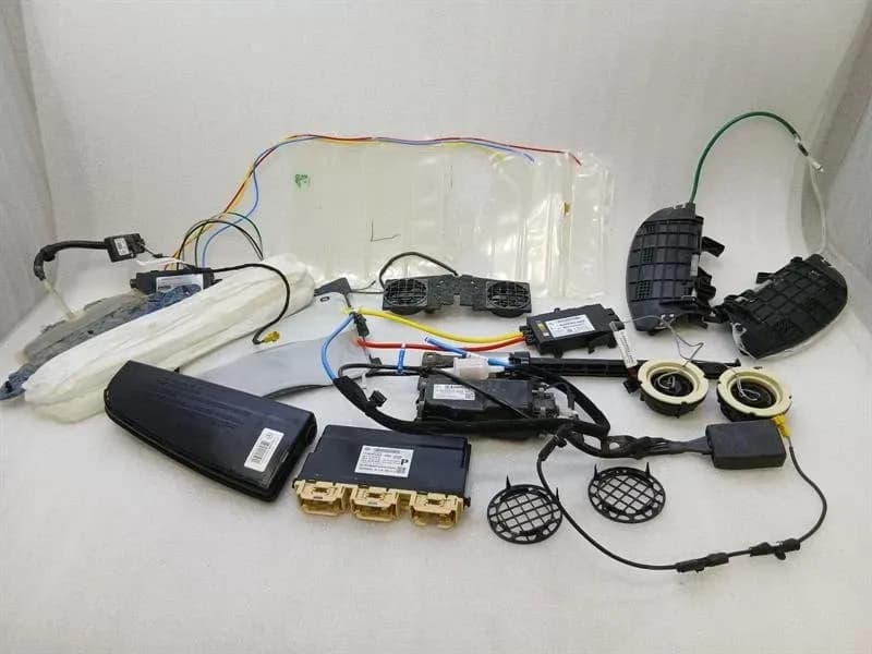 Mercedes GLS63 AMG Left Seat Parts A1668001200 Left Seat Parts