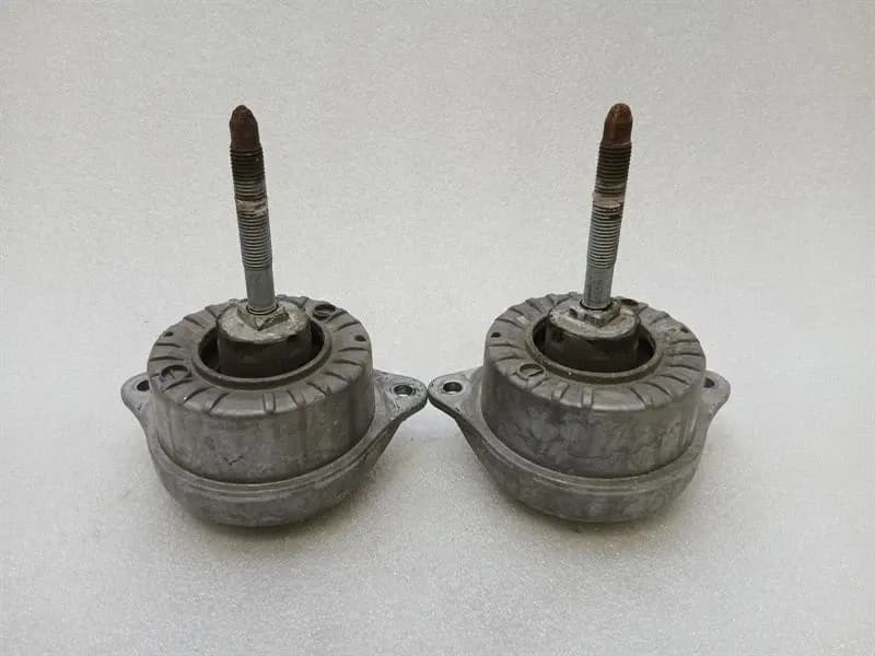 PORSCHE Porsche 911 996 engine mount set 99337504906 engine mount set