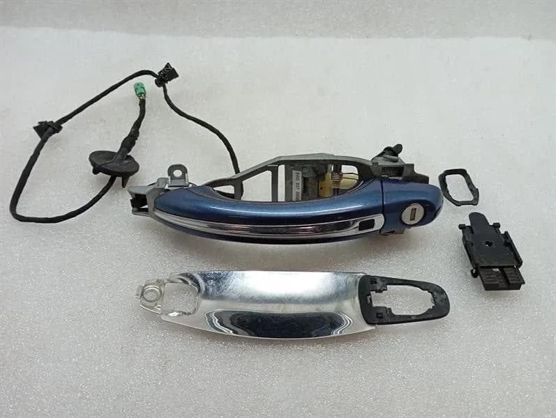 BENTLEY Bentley Continental GT W12 door handle 3W0837205 RH door handle