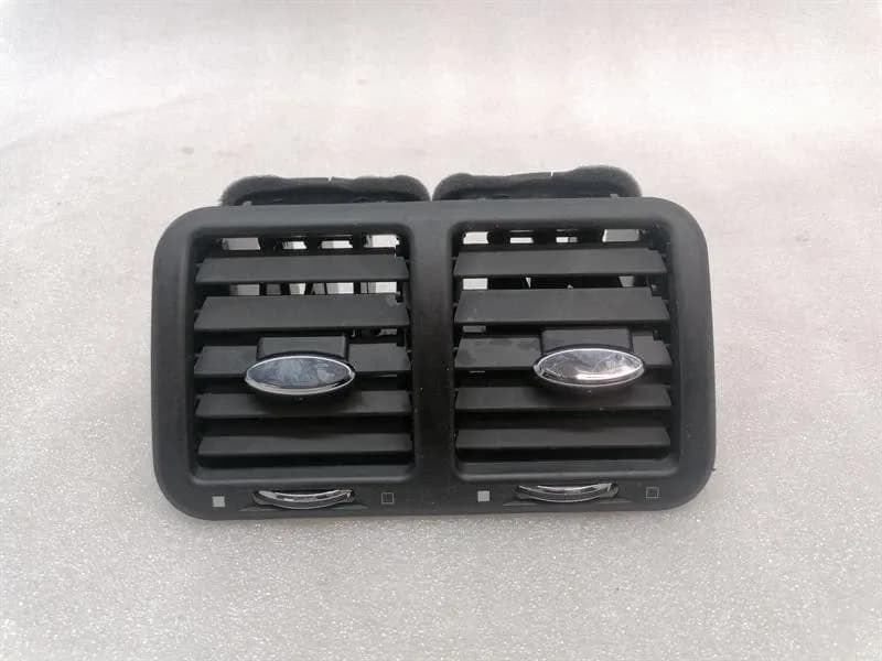 Maserati Granturismo M145 rear air vent 225787 ventilation nozzle ventilation grille