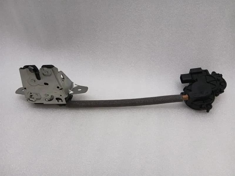 Porsche Taycan 9J boot lock 9J1827447 tailgate lock
