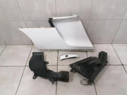 AUDI Audi R8 Type 42 V10 5.2 Spyder Right B Post Cover 427853190B Trim Faulty — thumbnail 1