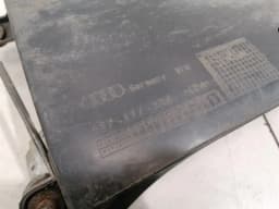 AUDI Audi R8 Type 42 V10 5.2 Spyder Right B Post Cover 427853190B Trim Faulty — thumbnail 9