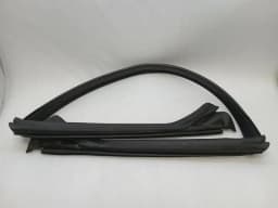 FERRARI Ferrari California F149 08-14 Windscreen Seal 69758000 Windshield — thumbnail 2