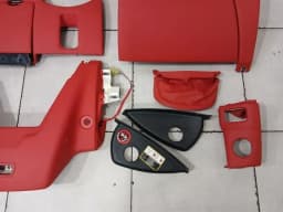 FERRARI Ferrari California F149 08-14 4.3 Glovebox 80809230 Lower Red Dash — thumbnail 4