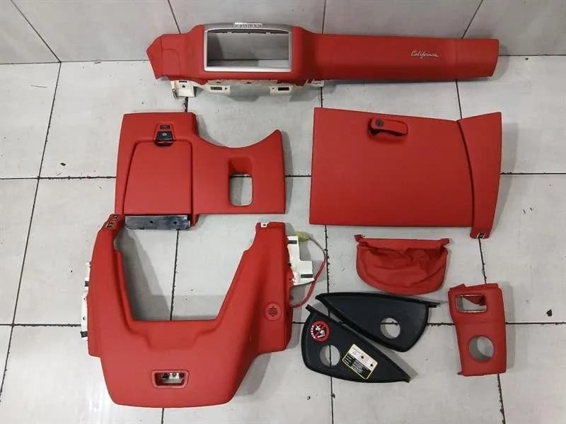 FERRARI Ferrari California F149 08-14 4.3 Glovebox 80809230 Lower Red Dash
