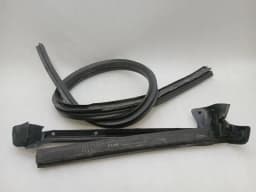 FERRARI Ferrari California F149 08-14 Right Door Seal 69846500 RH Door Seals Set — thumbnail 1