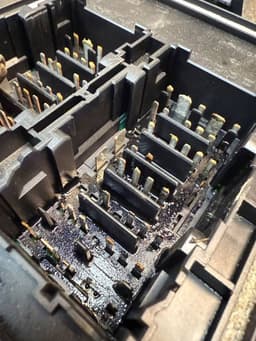FORD KT1T14D068DC 2433349 KT1T14D068DD Fuse box FORD TRANSIT / TOURNEO CONNECT II (2013-2022) — thumbnail 6