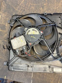 VOLVO 30668629 31338823 Radiator Fan Electric VOLVO V70 III (BW) (2007-2016) — thumbnail 4
