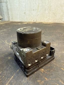 SUBARU 27596AL010 ABS hydraulic unit / pump SUBARU LEGACY VI / Outback (2014-2019) — thumbnail 3