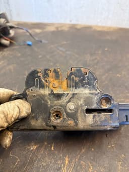MERCEDES-BENZ A6397401535 6397401535 A2C53213118 Bootlid / tailgate lock MERCEDES-BENZ VITO / VIANO (W639) (2003-2014) — thumbnail 4