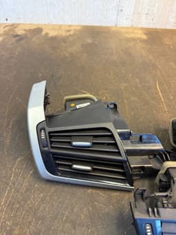 BMW 927041607 927051707 925201305 325264808 Air Vent Center Front BMW X5 (F15, F85) (2012-2018) — thumbnail 4