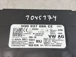 SKODA F005V02784 Comfort Module (CCM) SKODA SUPERB III (3V3, 3V5) (2015-2024) — thumbnail 2
