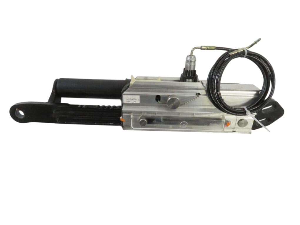 MERCEDES-BENZ A2308600135 A2308600235 2308600135 2308600235 Convertible roof cylinder MERCEDES-BENZ SL-CLASS (R230) (2001-2012)