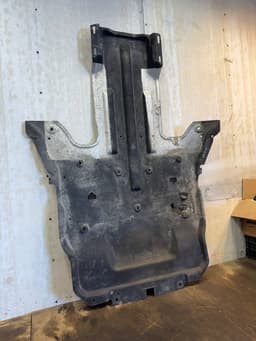 JAGUAR GX7368629AC Engine splash shield JAGUAR XE (X760) (2015-2024) — thumbnail 3