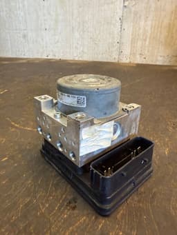 FORD KV6C2B373BB 2443107 KV6C2C219BC ABS hydraulic unit / pump FORD TRANSIT / TOURNEO CONNECT II (2013-2022) — thumbnail 2