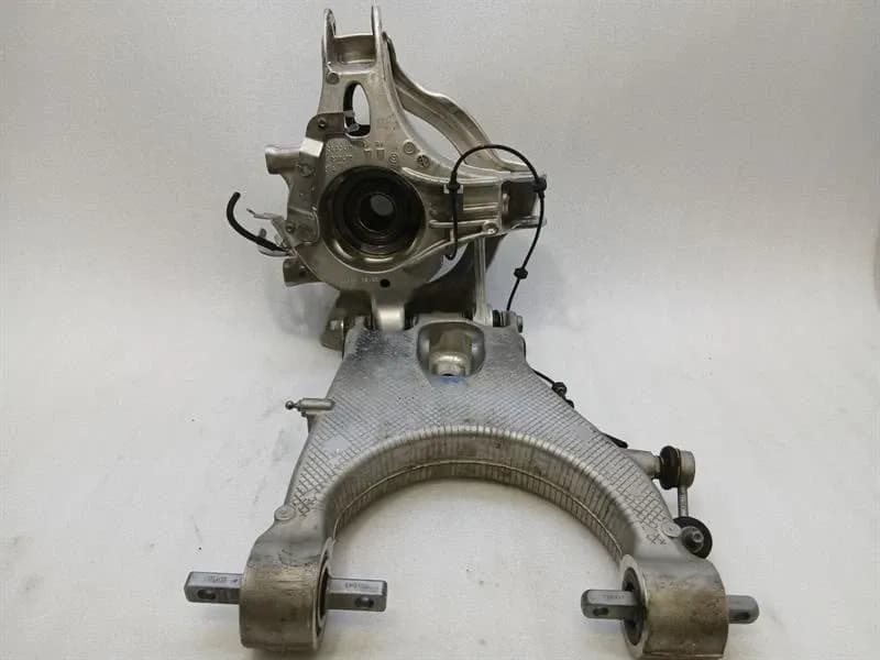 Ferrari 296 GTS F171 Right Rear Hub 843963 Wheel Bearing Housing Rear Right