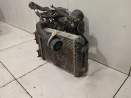 AUDI Audi RS4 B8 8K Water Radiator 8K01212C RIGHT Water Cooler Radiator RS5 8T — thumbnail 3