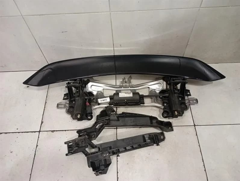 Porsche Cayman 718 Drive Unit Rear Spoiler 982827204B Rear Spoiler 982827934E