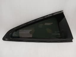 BMW BMW 4 M4 G82 G22 Right Rear 1/4 Glass 7 482 716 Door Window 1/4 Rear RH — thumbnail 1