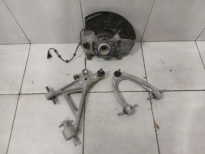 FERRARI Ferrari 488 F142M Right Front Hub 304732 Wheel Bearing Housing Front Right SET SET