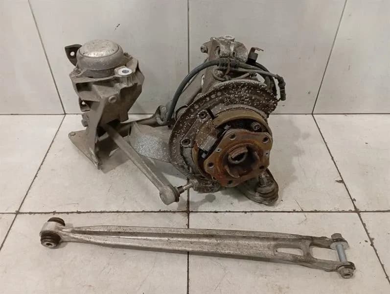 Porsche Cayman 981 Right Rear Hub 98133115807 Wheel Bearing Housing Rear Right