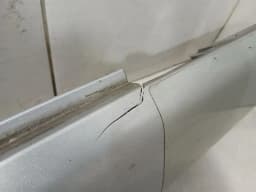 ASTON MARTIN Aston Martin DB9 COUPE side skirt 6G43-10608-AB RH side skirts FAULTY — thumbnail 4