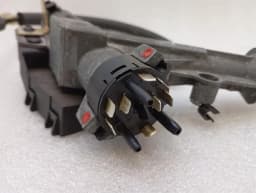 PORSCHE Porsche 911 996 Engine ECU KEY 99661860500 Engine Control Unit 99661826200 — thumbnail 8