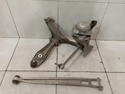 PORSCHE Porsche Cayman 981 Left Rear Hub 98133115707 Wheel Bearing Housing Rear Left — thumbnail 1
