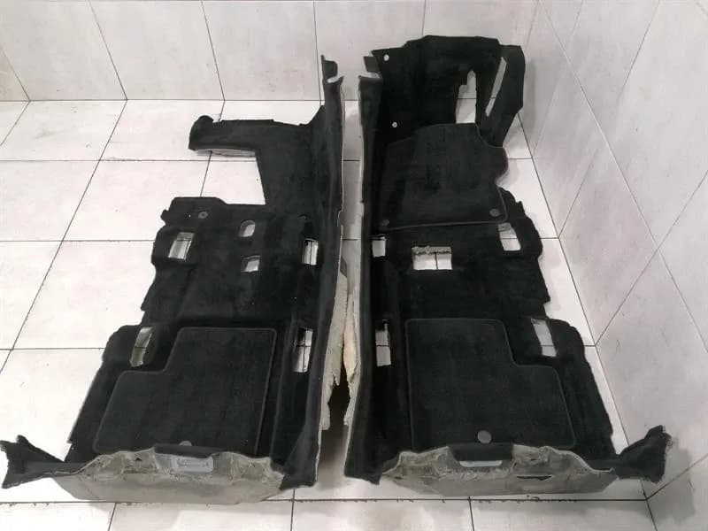 Ferrari GTC4 Lusso F151M floor mat set carpet right hand drive RHD 88114400