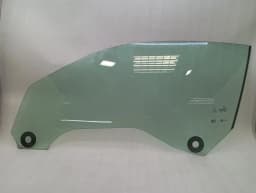 BMW BMW 4 M4 G82 G22 left front door glass 7955243 door window front left scratches — thumbnail 1
