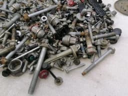 TESLA TESLA MODEL S 70 SCREWS BOLTS FROM ONE CAR SET SET BOLTS — thumbnail 3