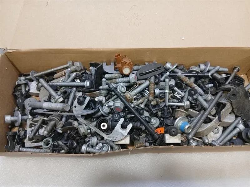 LAMBORGHINI LAMBORGHINI HURACAN LP640 SPYDER SCREWS BOLTS FROM ONE CAR SET SET BOLTS