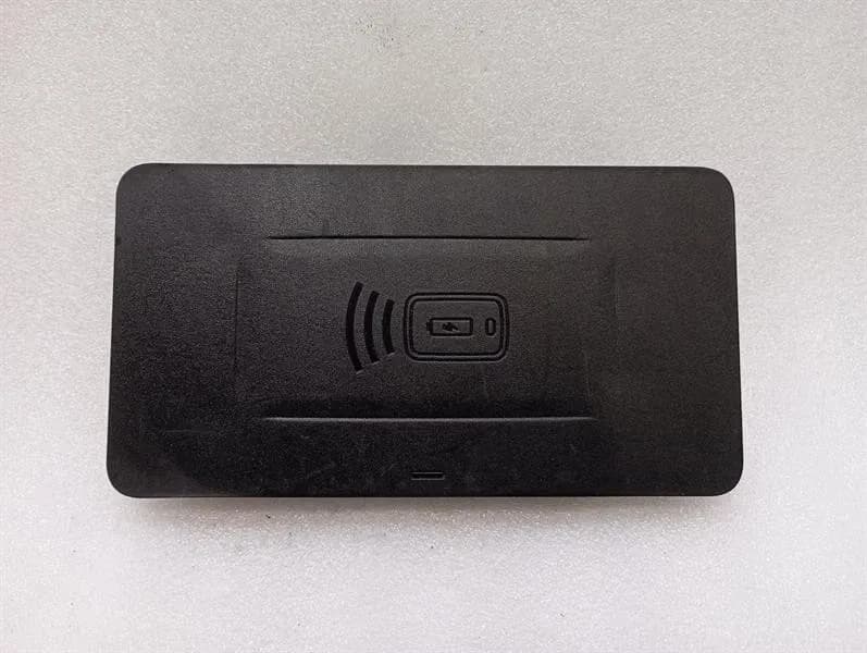 BMW 4 M4 G82 G22 Phone Charger 5A3E813 Wireless Charger
