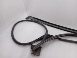 LAMBORGHINI Lamborghini Huracan LP640 EVO Right Door Seal 4T0837912 Right Door Seals — thumbnail 3