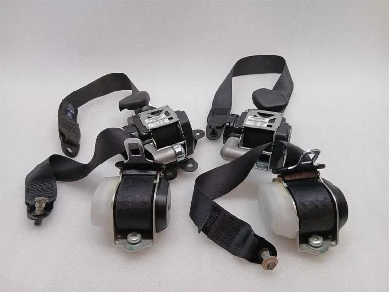 ASTON MARTIN 2014 ASTON MARTIN VANQUISH AM310 FRONT SEATBELTS CD33-611B69-ABW SET Belt SET