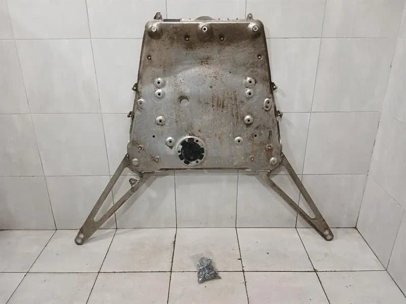 BMW BMW M4 G82 G22 holder bracket 9882098 holder carrier defects