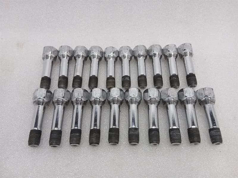 FERRARI Ferrari F12 Berlinetta F152 70006039 Wheel Stud Bolt Kit Wheel Stud Set 247702